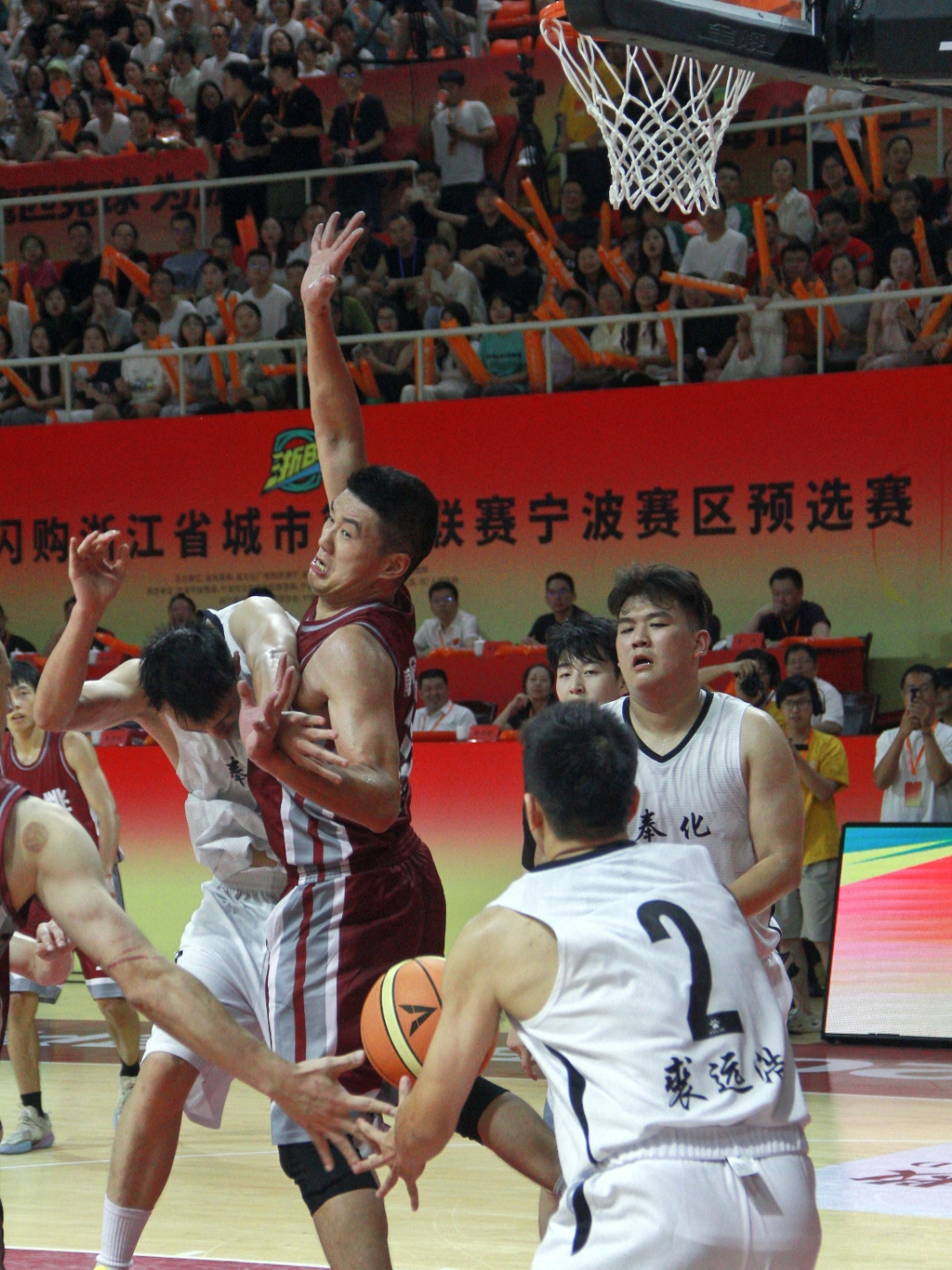 易游网页版 -浙江稠州训练开放日，赛前临场应变引欢呼，NBA季后赛在即，训练强度明显提升的简单介绍