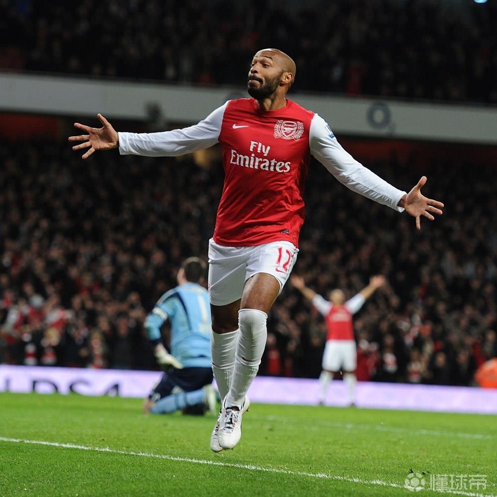 易游体育 -关于阿森纳训练开放日,冲刺阶段强势反弹引欢呼,英超在即,训练强度明显提升的信息