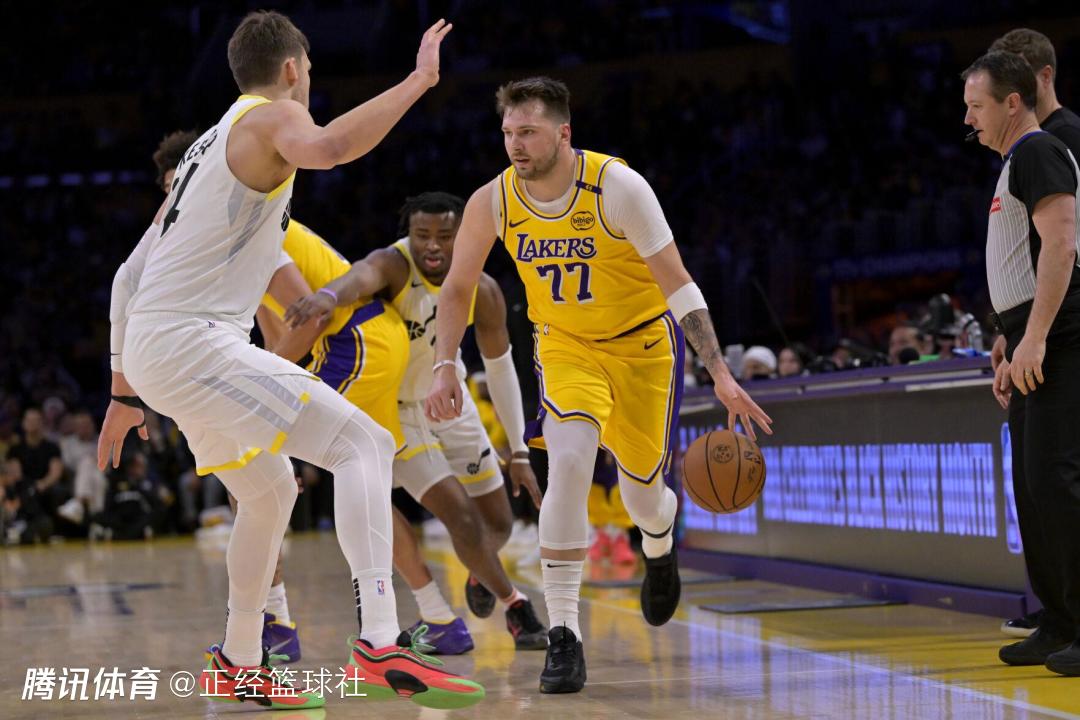 勒沃库森训练开放日，加时末段复出首秀引欢呼，NBA季后赛在即，数据趋势出现新变化的简单介绍